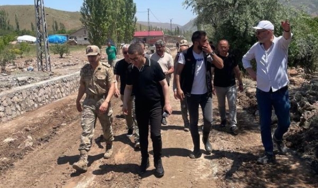Kağızman'da sel 10 ahırı yıktı, 20 eve su doldu