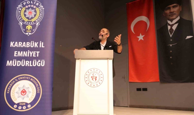 Karabük'te 'Milli ve Manevi Şuur' söyleşisi