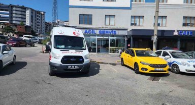 Karadeniz Ereğli'de otomobilin çarptığı yaya yaralandı