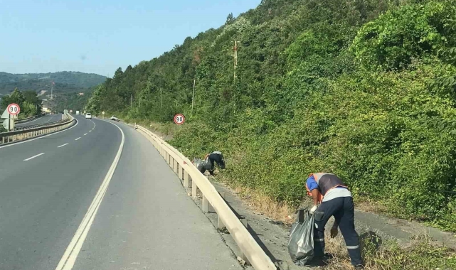 Karadeniz Ereğli'de plajlarda temizlik çalışması sürüyor