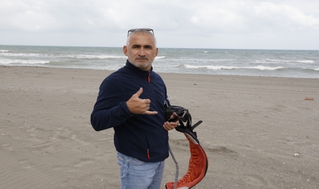 Karadeniz sahilinde rüzgarı heyecanla birleştiriyorlar