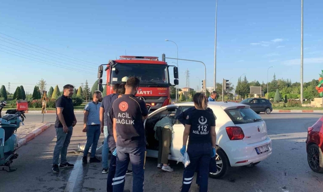 Karaman'da otomobil ile çarpışan kamyonet devrildi: 1 yaralı
