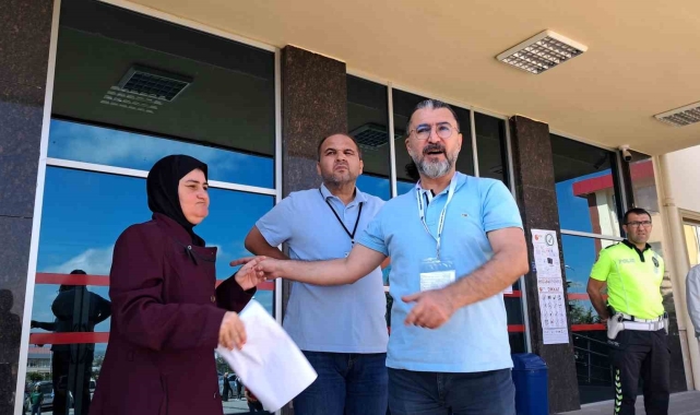 Karaman'da sınava gireceği fakülteyi karıştıran engelli kadının yardımına vatandaşlar yetişti