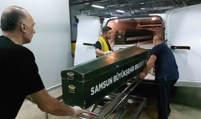 Karısını bıçaklayıp, aynı bıçakla intihar etti