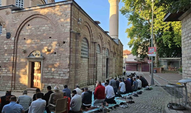 Kariye Camii'nde 79 yıl aradan sonra ilk bayram namazı kılındı
