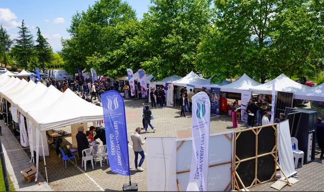 Kariyer Zirvesi 2024'te iş dünyası ile buluştular