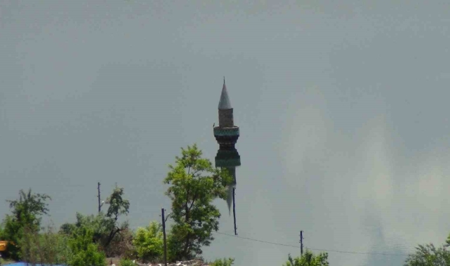 Kars'ta köy sular altında, minare dışarıda kaldı