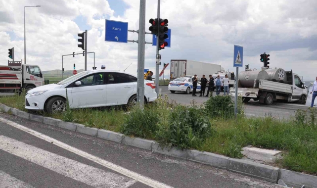 Kars'ta trafik kazası: 4 yaralı