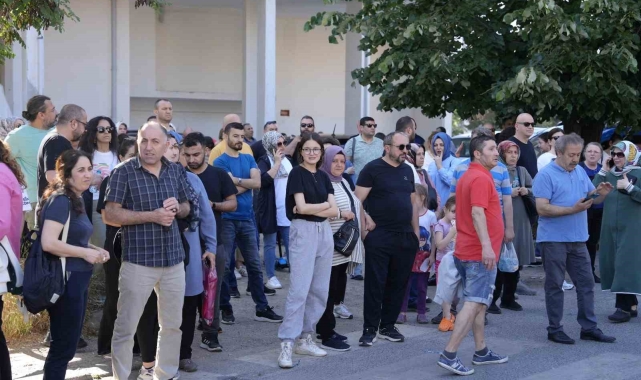 Kartal Belediyesi, LGS'de ter döken öğrencileri yalnız bırakmadı
