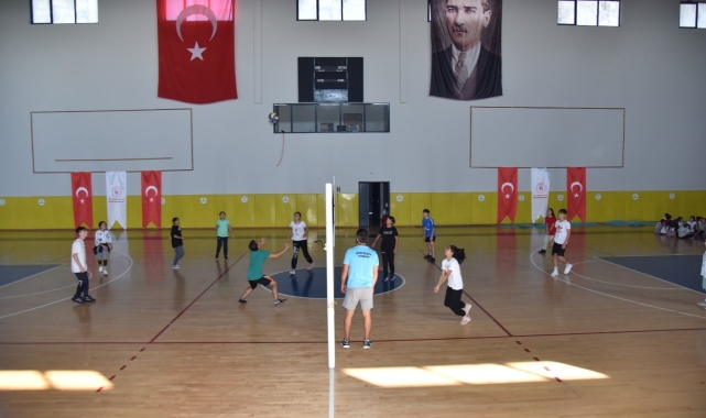 Kartepe'de yaz spor okulları sezonu açılıyor