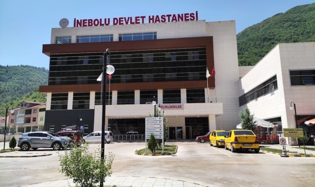 Kastamonu'da serinlemek için denize giren iki kişi boğulma tehlikesi geçirdi