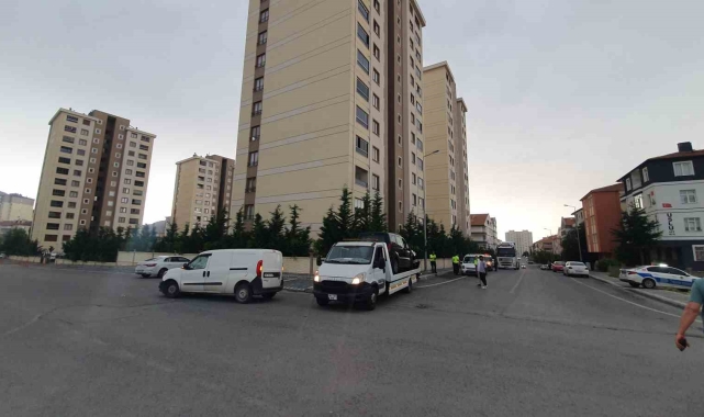 Kayseri'de iki hafif ticari araç çarpıştı: 10 yaralı