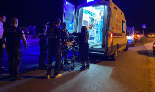 Kaza yapan motosikletli metrelerce sürüklenip yaralandı