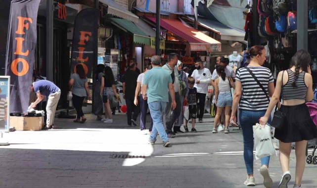 Kemeraltı Çarşısı'nda Kurban Bayramı yoğunluğu
