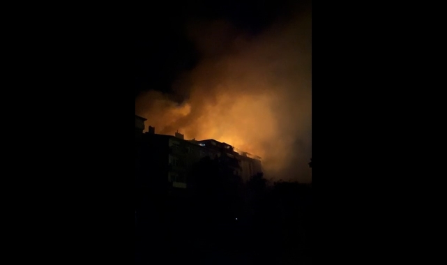 Kırklareli'de korkutan yangın: Binalar alevlere teslim oldu, mahalleli sokağa döküldü