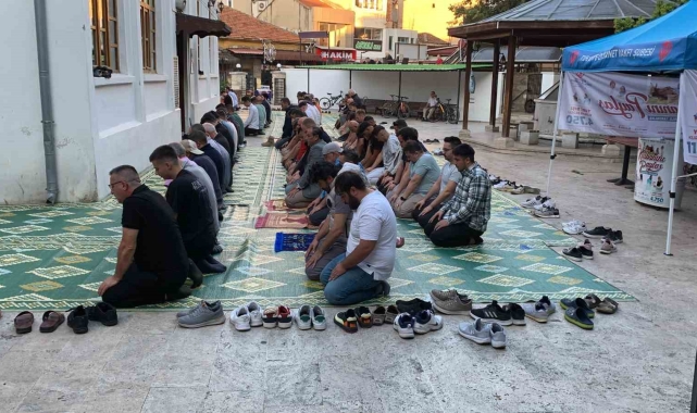 Kırklareli'nde bayram namazı coşkuyla eda edildi