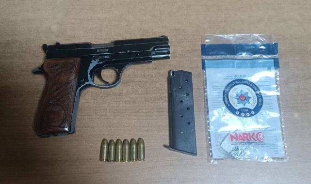 Kırklareli'nde eğlence mekanlarına denetim: Ruhsatsız tabanca ele geçirildi