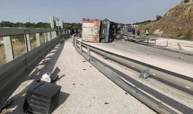 Kırklareli'nde tır devrildi: 1 ölü