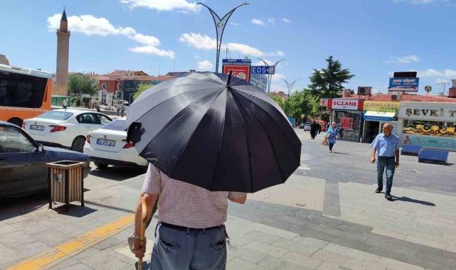 Kırşehir'de hava sıcaklıkları vatandaşları bunalttı