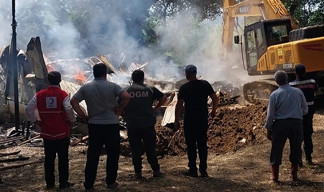 KIZILAY YANGIN SONRASI KÖYE GİTTİ!