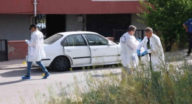 Kızını ve torununu, boşandığı eşine sahip çıktıkları için öldürmüş