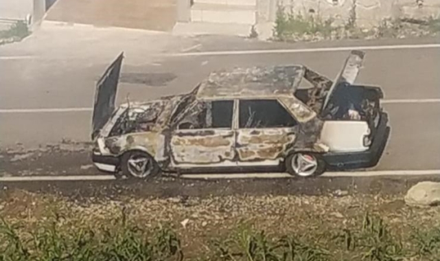 Kocaeli'de park halindeki araçta yangın