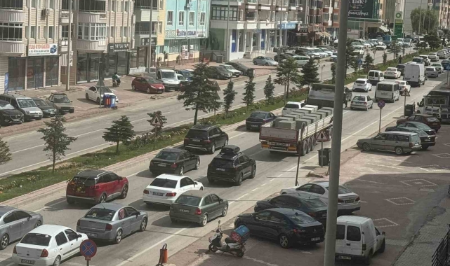 Konya-Ankara Kara yolunun geçiş noktası Kulu'da tatil yoğunluğu