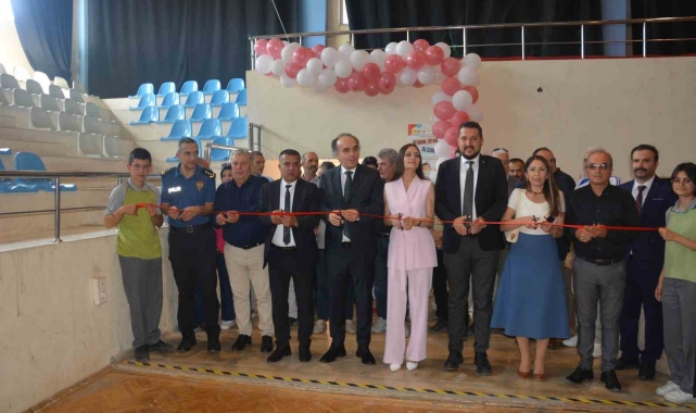 Korkuteli 3. Eğitim Şenliği Kitap Fuarı yoğun ilgi gördü