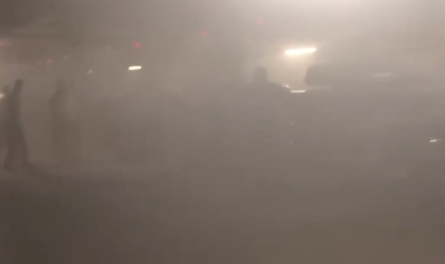 Korupark otoparkındaki araç alev alev yandı