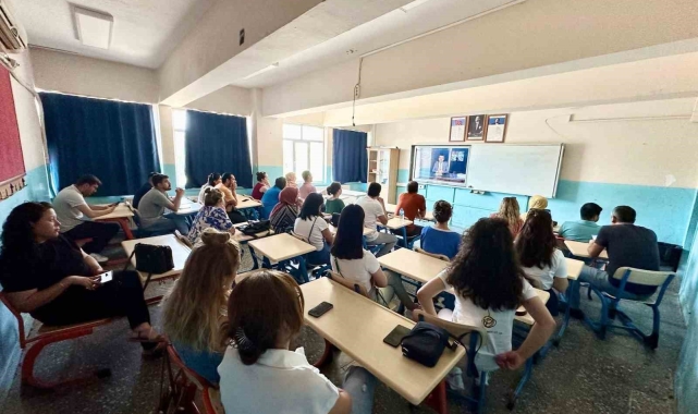 Köyceğiz'de öğretmenler yeni müfredatı inceledi