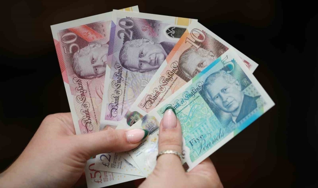 Kral Charles banknotları dolaşıma girdi