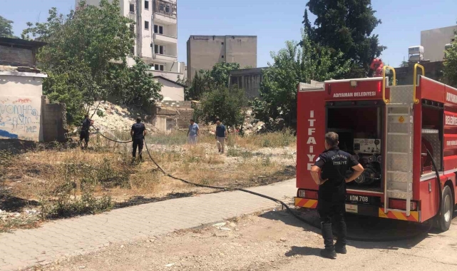 Kuru ot yangını korkuya neden oldu