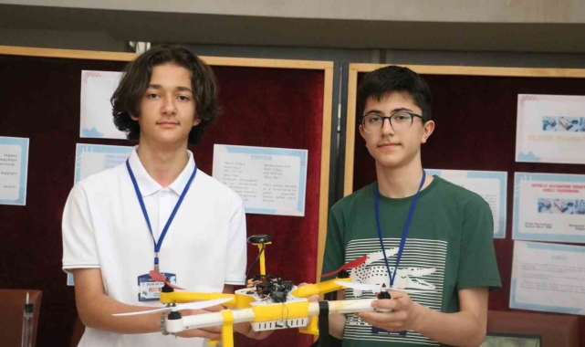 Lise öğrencileri 100 metre yükseklikten yüz tanıyan dron geliştirdi