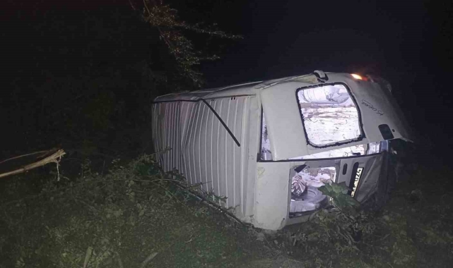 Malkara'da otomobil ile minibüs çarpıştı: 15 yaralı