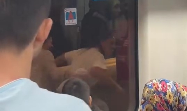 Maltepe Marmaray'da kadınlar kavga etti