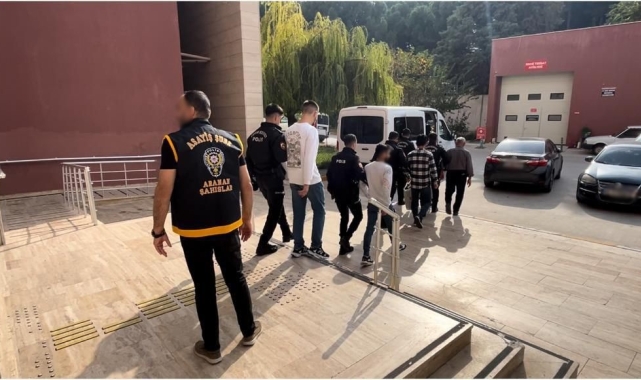 Manisa emniyetinden eş zamanlı operasyon: 49 şahıs yakalandı