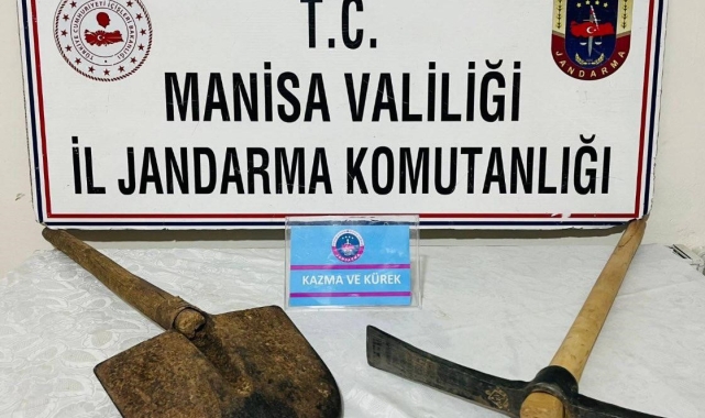 Manisa'da defineciler suçüstü yakalandı