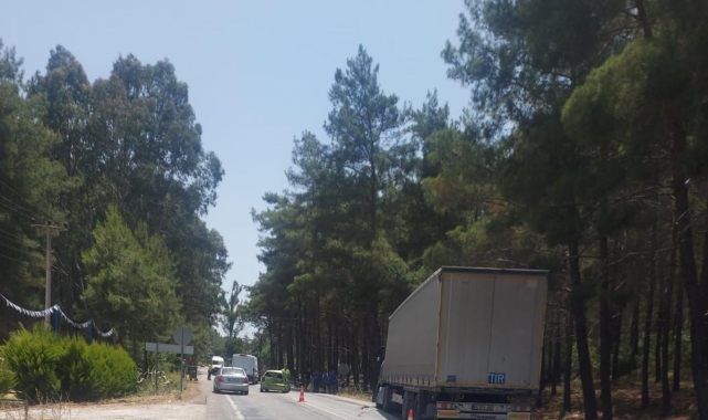 Marmaris'te tır otomobile çarptı: 1 yaralı