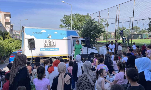 Masalİstanbul Festivali'nde çocuklar, "Masal Kamyonu" ile doyasıya eğlendi