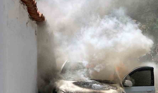 Menteşe'de araç yangını