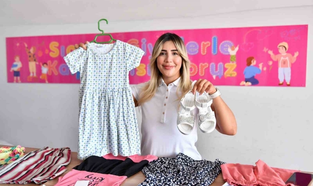 Mersin'deki kıyafet evinde bayram sevinci