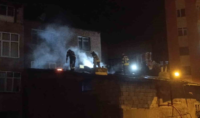 Metruk binada çıkan yangın korkuttu