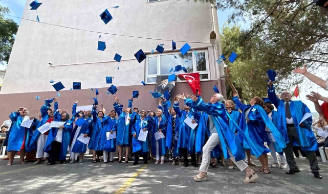 Mezun olduğu okulda öğretmenlik yapmış olan da var, diplomasını lise öğretmeninden alan da