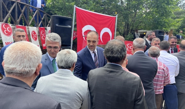 MHP'de bayramlaşma programına yoğun katılım