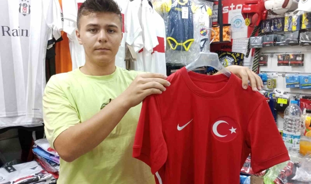 Milli maçlar forma satışlarını yüzden 100'den fazla arttırdı