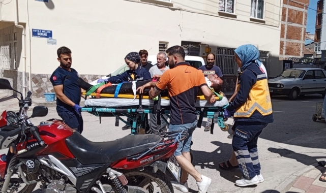 Minibüs ile motosiklet çarpıştı: 1 yaralı