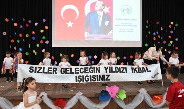 Miniklerin muhteşem gösterileri ayakta alkışlandı