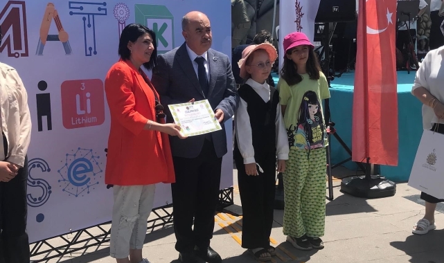 Misakımilli İlkokulu atık tasarım yarışmasında il birincisi oldu