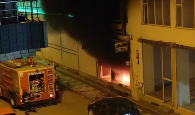 Mobilya döşeme dükkanında korkutan yangın