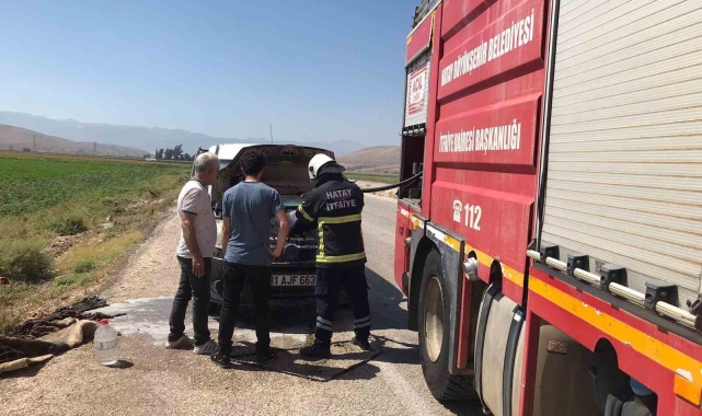 Motor kısmı yanan araçta maddi hasar oluştu